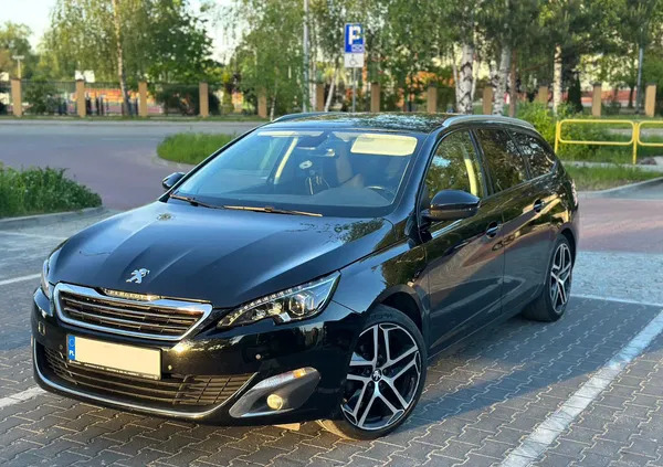 samochody osobowe Peugeot 308 cena 30500 przebieg: 236000, rok produkcji 2015 z Białystok